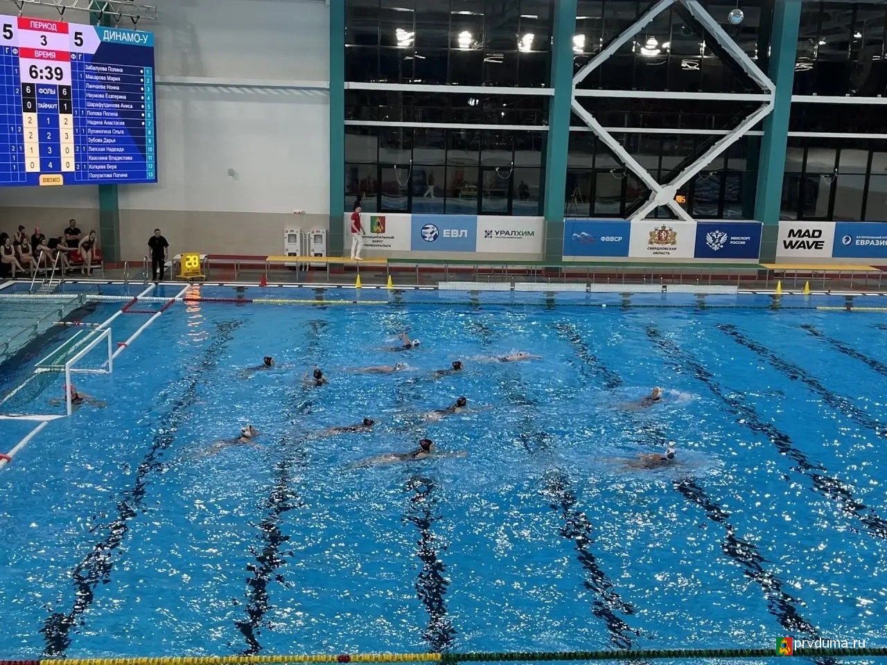 Эдуард Вольхин посетил домашний матч по водному поло